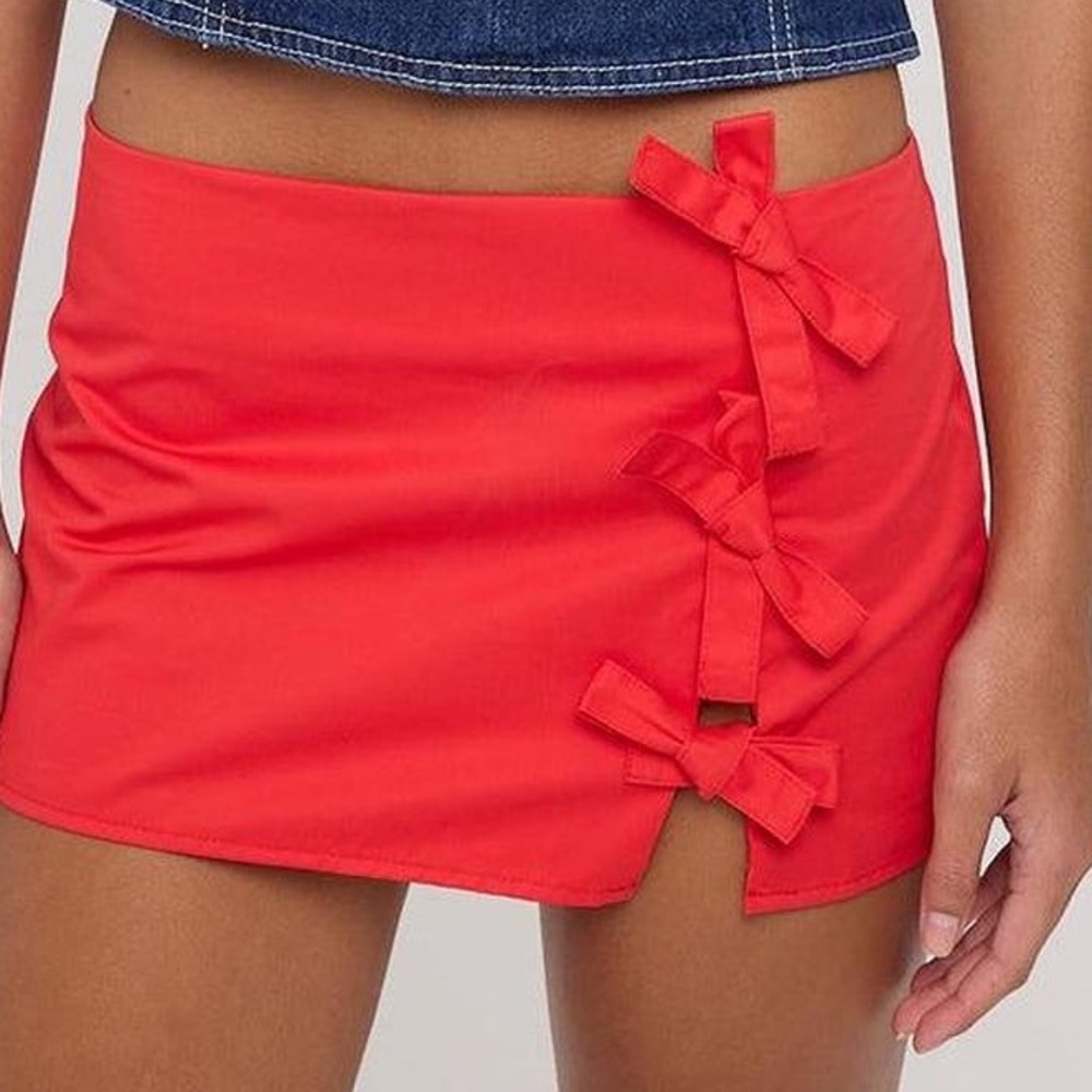 NWT- Mini skirt with bows